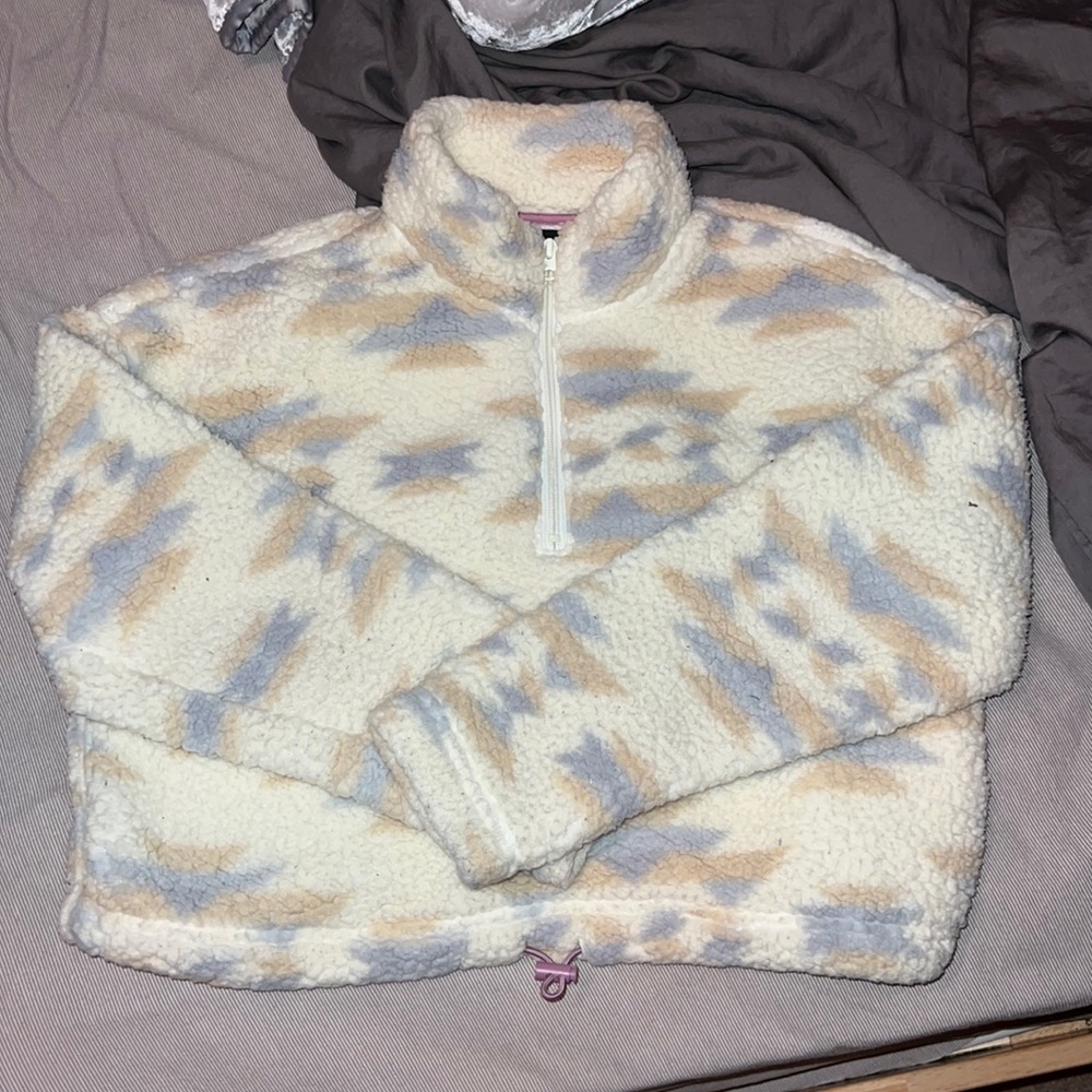 Cropped Sherpa half zip by L.A Hearts